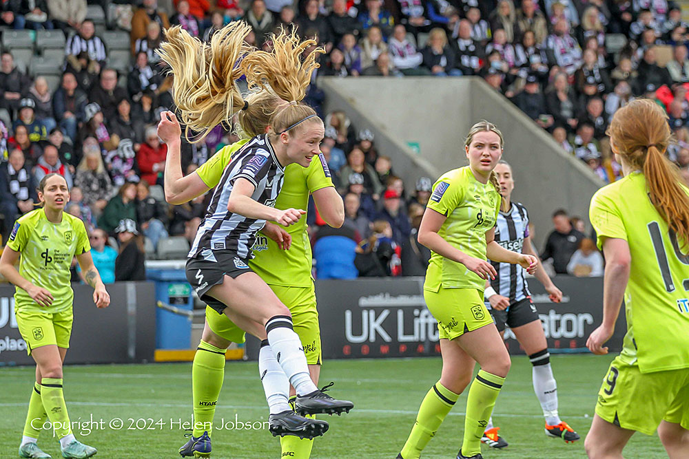 Some of the action @NUFCWomen 🆚 @HTAFCWomen

@14_kacie @georgiagibson7 @BoddyElysia @katiebarker9_

@BeckyLangley4 @AndyCook87 #ToonLasses #LadyMags #LadyMagpies #HowayTheLasses #nufc #nufcwomen @nufc @SheKicksMag @WOFLIB #WomensFootball #footballphotos #BarclaysWC