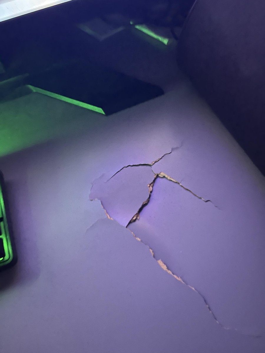 22samixx's tweet photo. yuh gg never touching this retarded ass game again i love fucking dying to cheaters and snipers every single fucking game https://t.co/GfM9MzNpJ5