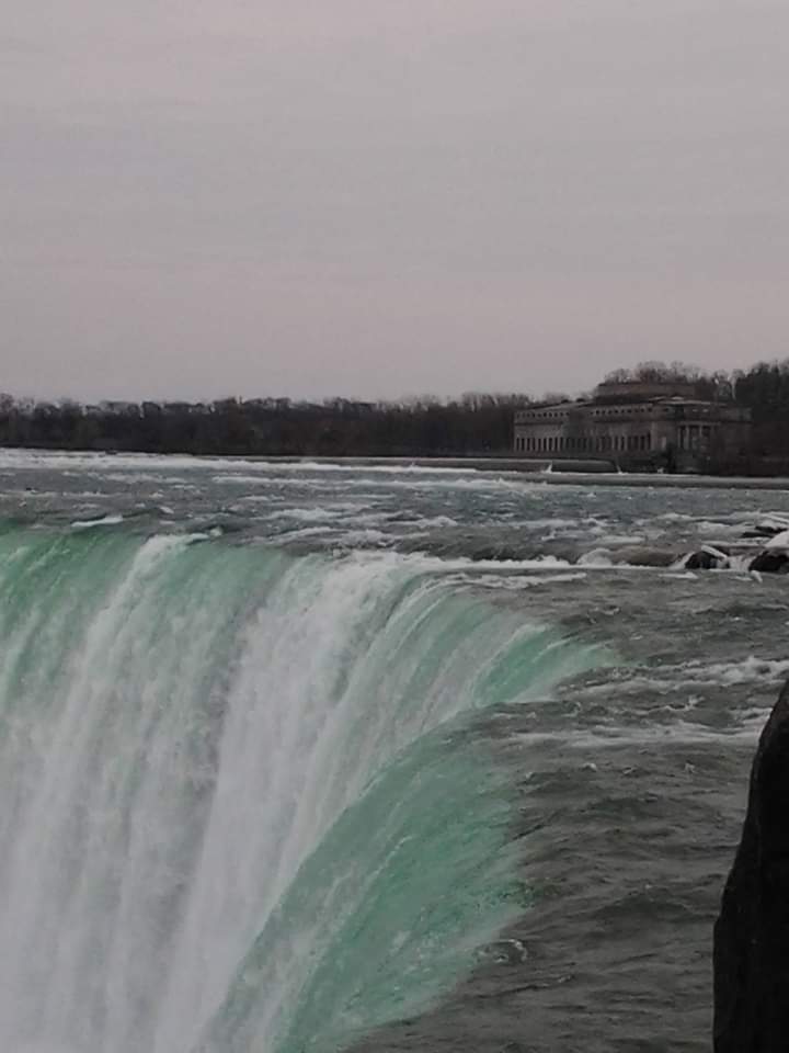 #NiagaraRiver #LakeErie