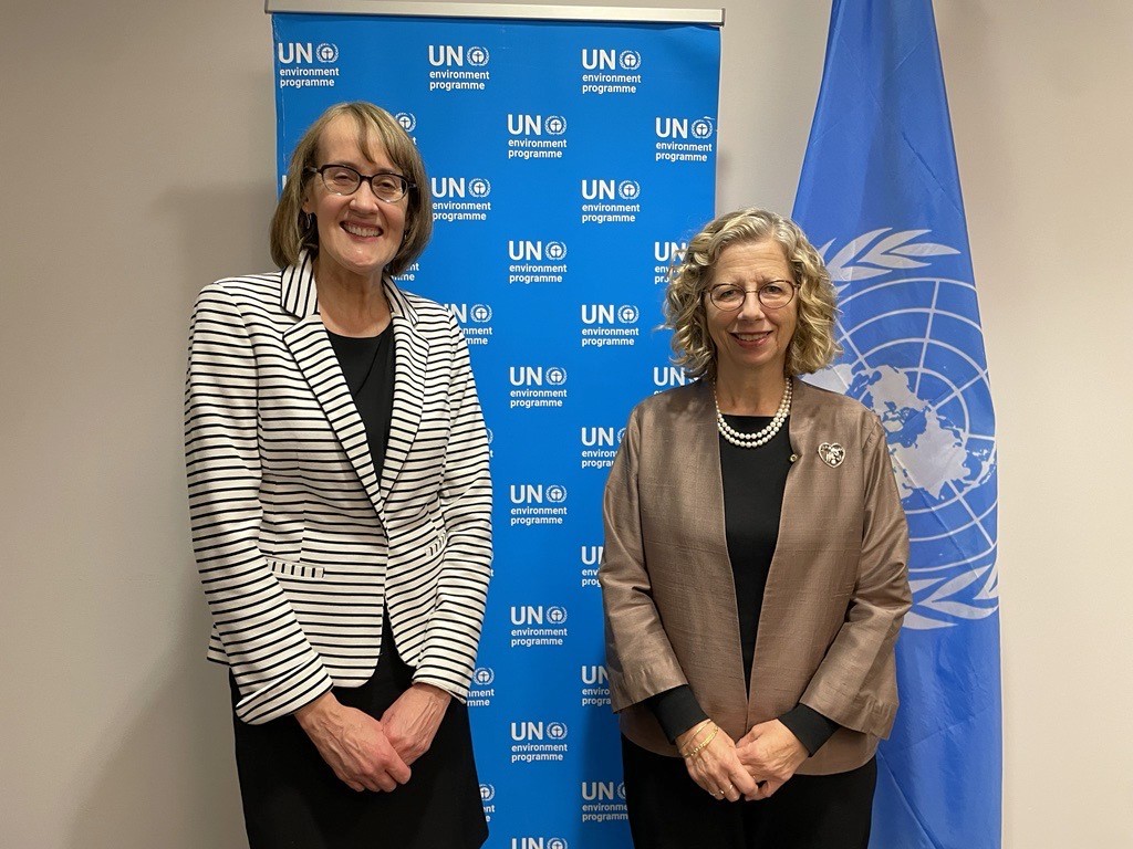 In Ottawa for #INC4 #PlasticsTreaty negotiations, UNEP Executive Director @andersen_inger met with our CEO @FullerPatriciaM to discuss progress on the talks. We're grateful to @UNEP as a longtime partner and supporter of our work—in particular @IISD_ENB.