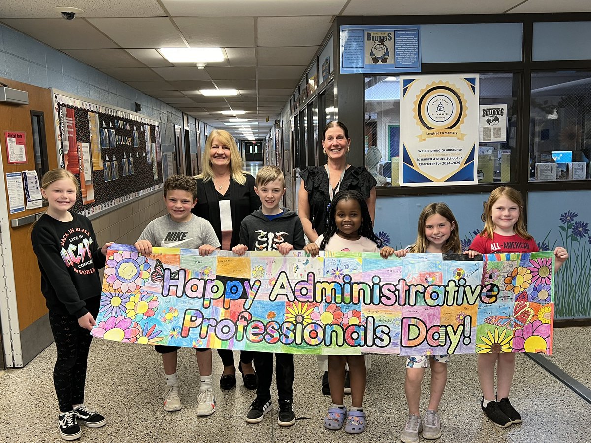 @HTSD_Langtree @WeAreHTSD Second Grade celebrating our AMAZING Administrative Professionals!!  Thank you so much Mrs. Bernstein and Mrs. Falvo!!!