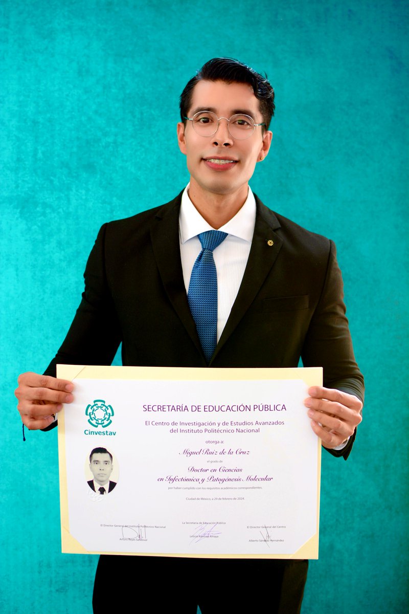 VacomicsLab's tweet photo. Our newest Dr. in Science! Congrats Dr. Miguel! https://t.co/lyTG3ubqDp