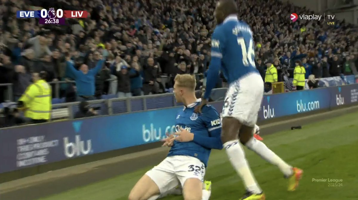 1-0 Everton. LIVERPOOL IN TROUBLE !!!!!!!!!! AND SO ARE THEIR PREMIER LEAGUE TITLE CHANCES !!!!!!!!!!!!!!