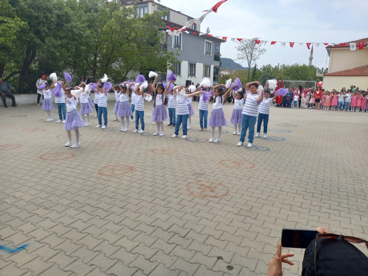 OrayKale's tweet photo. 23 Nisan Ulusal Egemenlik ve Çocuk Bayramımız ilçe protokolümüzün ve velilerimizin katılımı ile coşku içinde kutlandı. @kalemem20 @KaleKitapOkuyor @totak2066 @sinemkacmaz https://t.co/umG1woI3fN