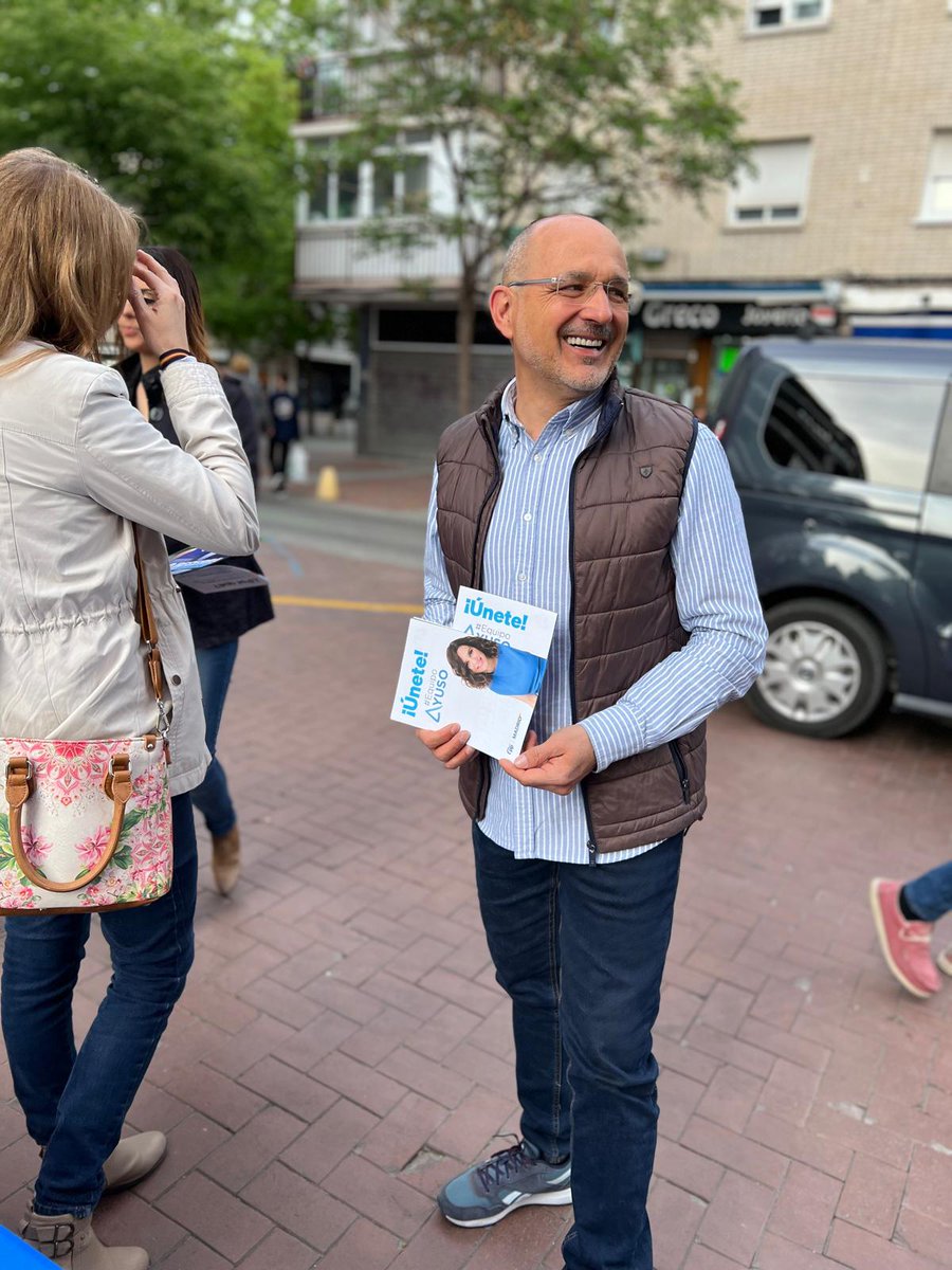 🔵 Una tarde más el #EquipoBecerra informando a los Cosladeños de las políticas de libertad de la Comunidad de Madrid. 👉 Afíliate al PP de Coslada y ayúdanos a mejorar nuestra ciudad. 😊 #EquipoAyuso