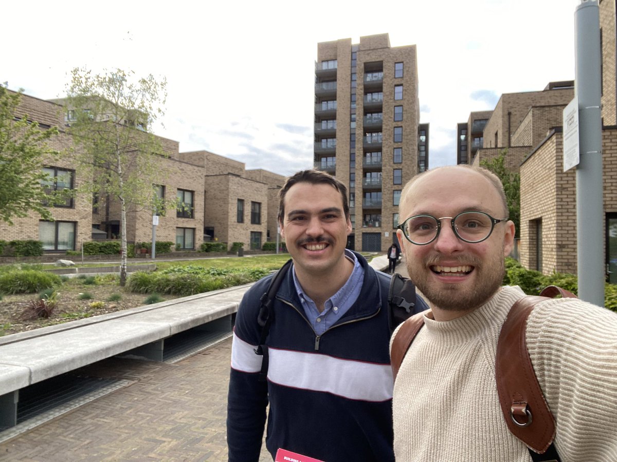 Thanks @Plaistovian and @AlanJi73069669 (not pictured) for your help today in Stratford Olympic Park on the #LabourDoorstep 

I managed to make the cardinal mistake of cropping out the leaflets!