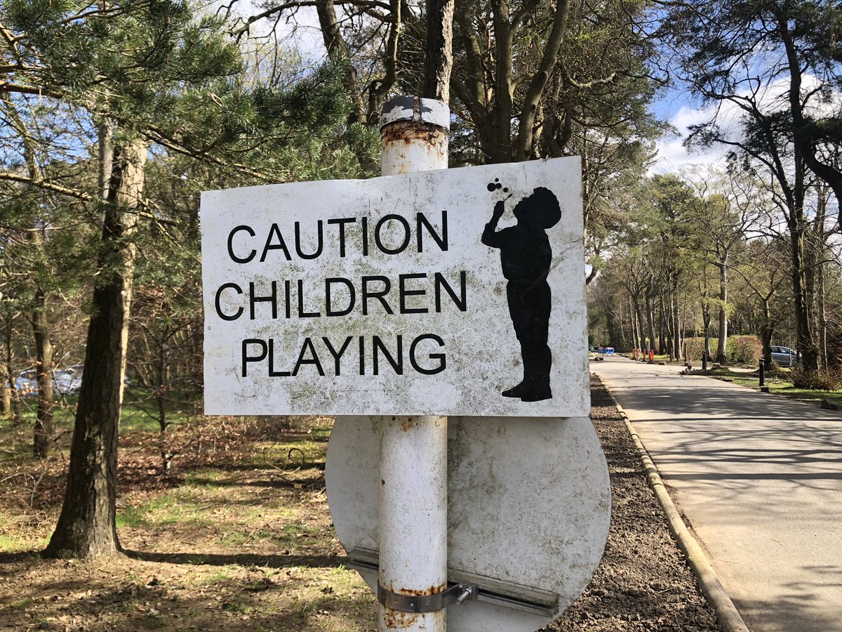 suzannezeedyk's tweet photo. This sign is on the drive of the school I was working with today. I was thinking: what if every school had such a sign? @UpstartScot @GiveTimeScot https://t.co/qSWh2PqtYn