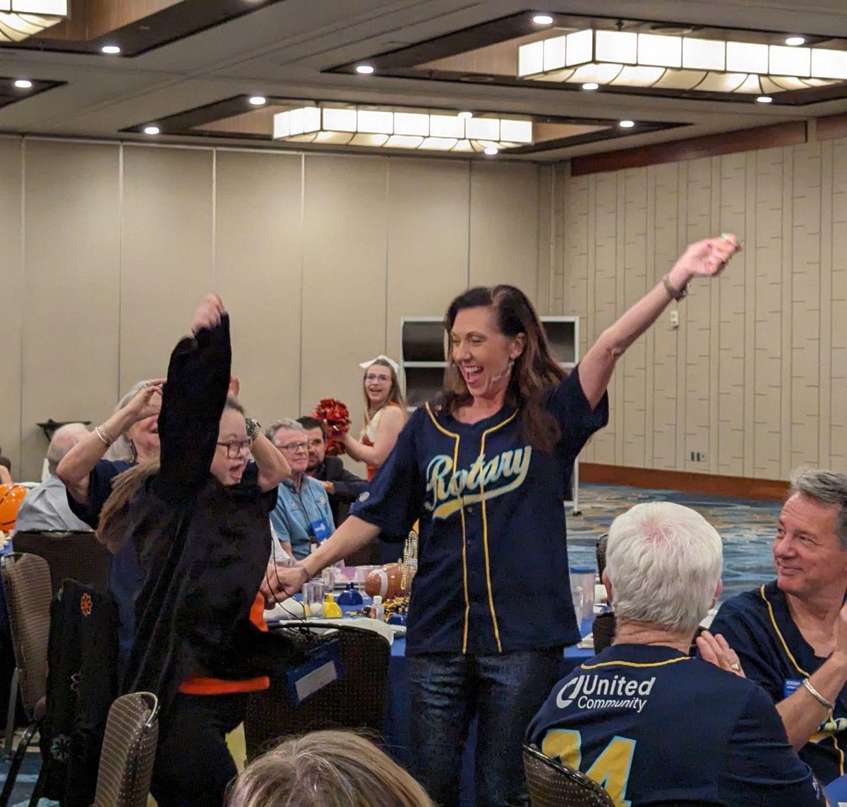 4SeasonsRotary's tweet photo. A few highlights from the #rotaryallstars weekend conference! Great to have @Rotary Director Jeremy with us! @TiffanyErvin @WKRKMurphyNC @heels4corners #rotary7670 #peopleofaction #RotaryGeek #CreateHopeInTheWorld https://t.co/jd0krkzIH9