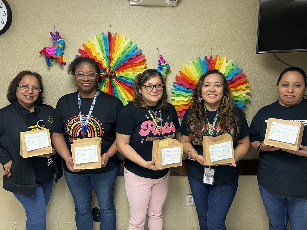 Happy Administrative Professionals Day 🥳 Ross is grateful to have these ladies day in and day out they give our campus 100% support in everything we do. Admin thanks you and wishing you the best day! #HeartofARebel