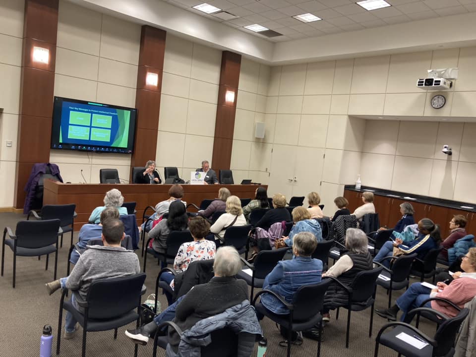 CComFoundation's tweet photo. Another invigorating discussion at Local Impact Alliance's Lunch &amp; Learn - Champion the right to read presented by Debbie Mikula, Executive Director of Michigan Library Association.
If you have a topic or speaker in mind , please reach out to Beth Meade at 734-495-1200. https://t.co/yHM5u0Bt8N