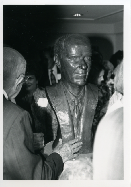 txweslibrary's tweet photo. Pomp and Circumstance!
West Library is joining the investiture festivities by creating a digital collection of photos from past inaugurations. Check out the pictures here!
https://t.co/zPrlUTwMqW https://t.co/VVPxOo7BJM