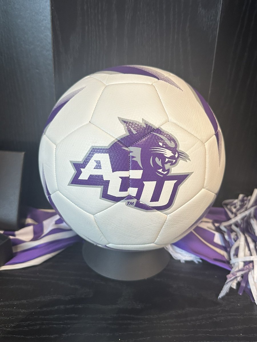 ONE HOUR LEFT! 😲 If you donate within the next hour, you will be entered in a give away to win an ACU soccer ball! alumniassociation.acu.edu/s/1565/dog20/i… @ACUedu|@ACUsports #GoWildcats
