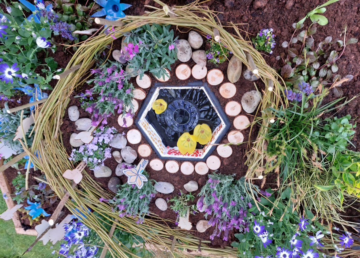 HarrogateHigh's tweet photo. We are delighted to showcase our creative border 'Energy in Nature' @HarrogateFlower which starts tomorrow. This project has involved over 50 of our students. #Sustainability https://t.co/Xd8hi0aCxm