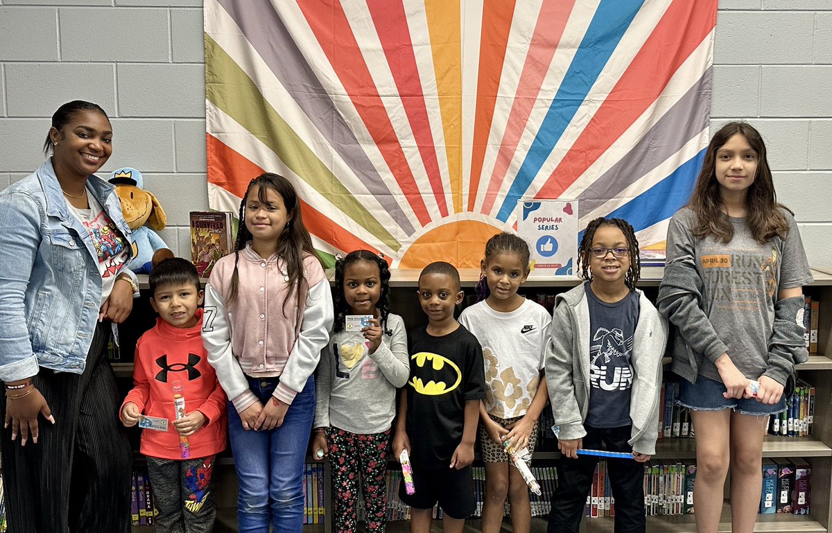 Check out these SOARING Eagles! They were nominated by their classroom teachers for making great choices! We are so proud of you! Keep SOARING! @Bjackson_FLE @Davis_FLE @TWilliamsFLE @CounselorTeeWil @misshayward_usc @RichlandTwo