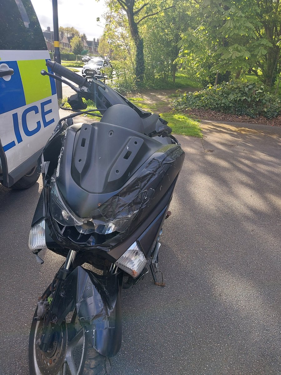 Team 1: Officers have attended #SwanhurstPark #Birmingham after reports of youths on bikes in the park. This well looked after #Yamaha bike was found abandoned in the bushes and has now been recovered to stop it being used in further crime.
#ProactivePatrol
#YouSayWeDo