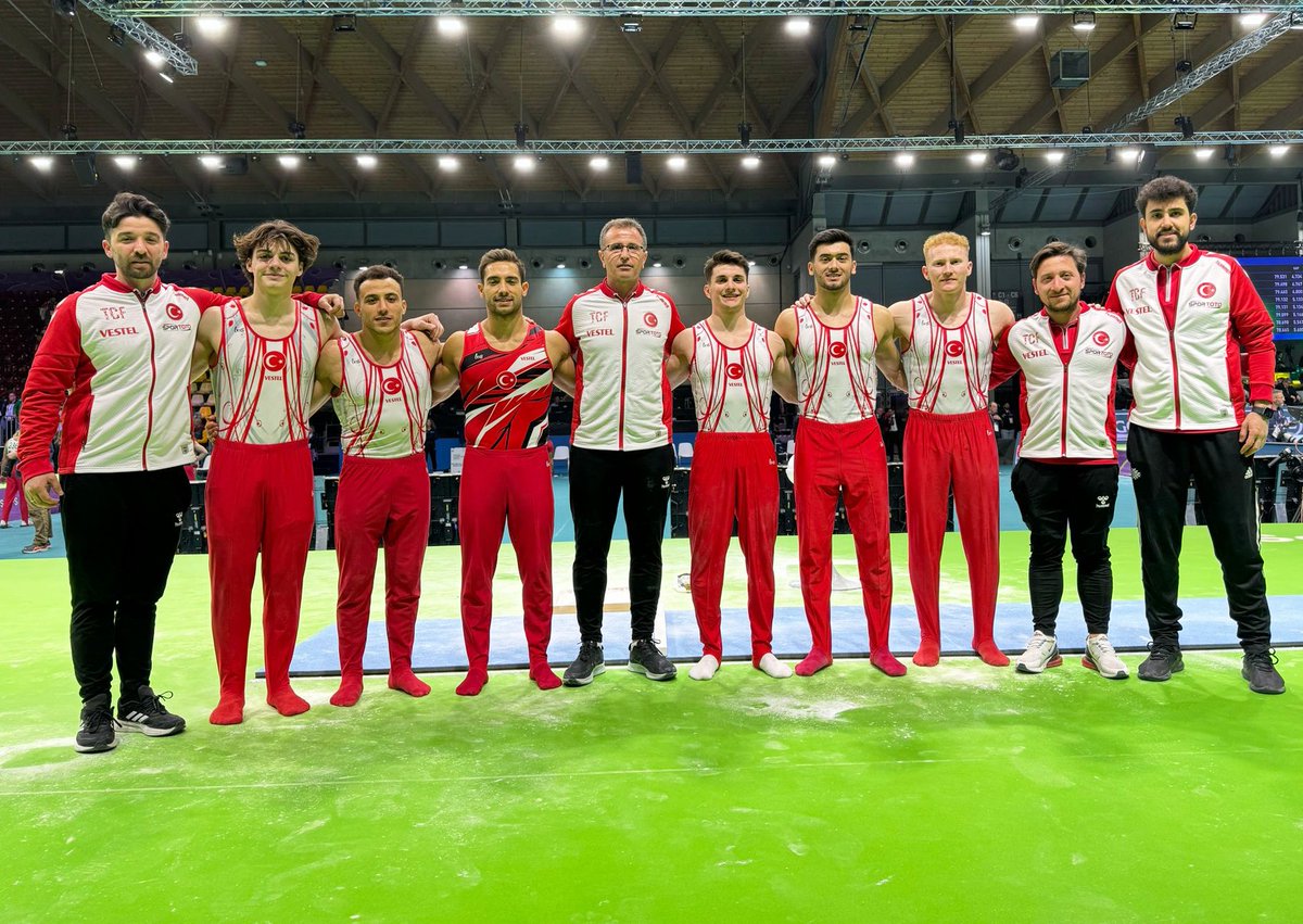 🇹🇷 İtalya'nın Rimini kentinde düzenlenen Artistik Cimnastik Avrupa Şampiyonası büyük erkekler takım elemelerinde, Millî Takımımız 246.093 puanla 6. olarak finale kaldı.

Sporcularımızı Tebrik Eder, Finalde Başarılar Dileriz. 🤸‍♂️