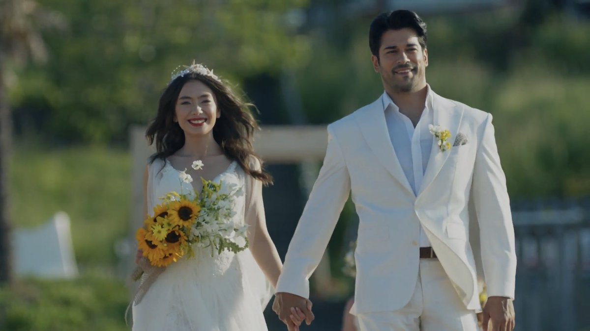 Biri var, bin kere veda ettim. Bin kere ondan gidemedim… #karasevda