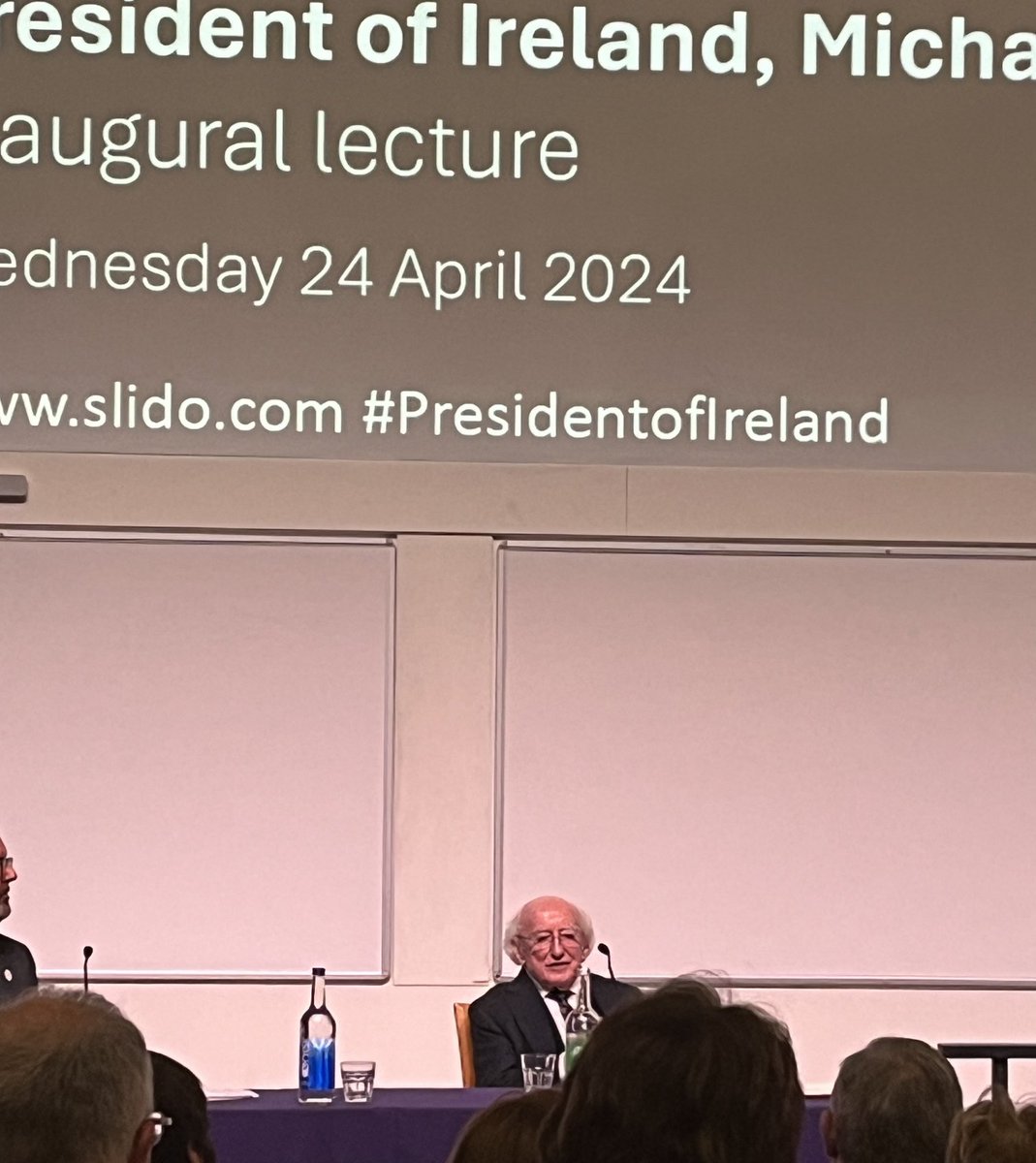 I enjoyed the wide ranging lecture from ⁦@PresidentIRL⁩ at ⁦@UoMNews⁩ ⁦@OfficialUoM⁩ this evening. Spanning centuries and continents, prose and poetry. Thank you a memorable occasion John Kennedy lecture #presidentofireland