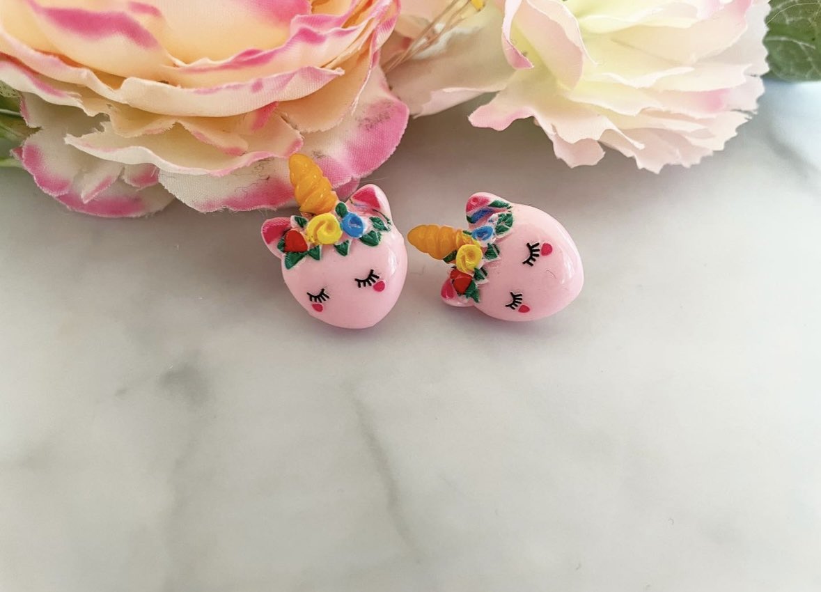 Unicorn 🦄 earrings etsy.com/uk/KatsJewelle… #jewellery #uniquejewelry #accessories #gifts #giftideas #giftsforher🎁#unicorn #unicornearrings #unicornjewellery #earrings #novelty #noveltygifts #noveltyearrings