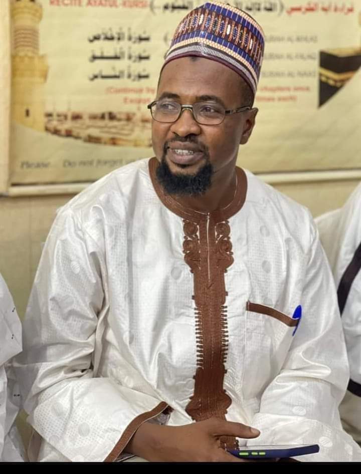 Chubado_a's tweet photo. Alhamdulillah cikin iko da kaddarawar Allah a yau Laraba 15 Shawwal 1445H - 24/04/24 Malamin mu Sheik Muhd Muslim Ibrahim  ya zama Farfesa ( Professor) a sashen Nazarin Addinin Musulunci (Islamic Studies) 

Allah Ya amfani musulunci da musulmai da wannan matsayi na Malamin mu.
©️ https://t.co/ey32SAKuQk
