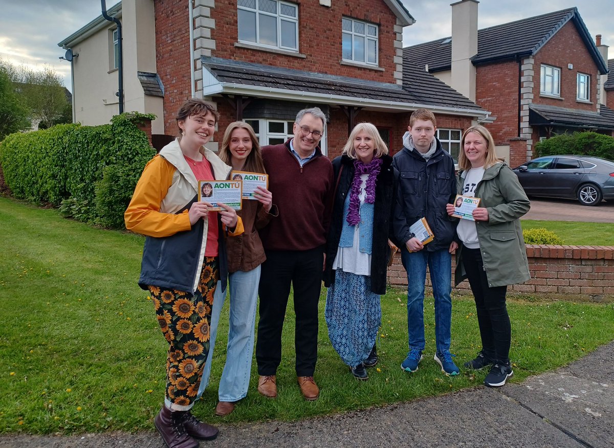 Local Election Candidate Melissa Byrne in Newbridge, Co. Kildare this evening. #Aontú