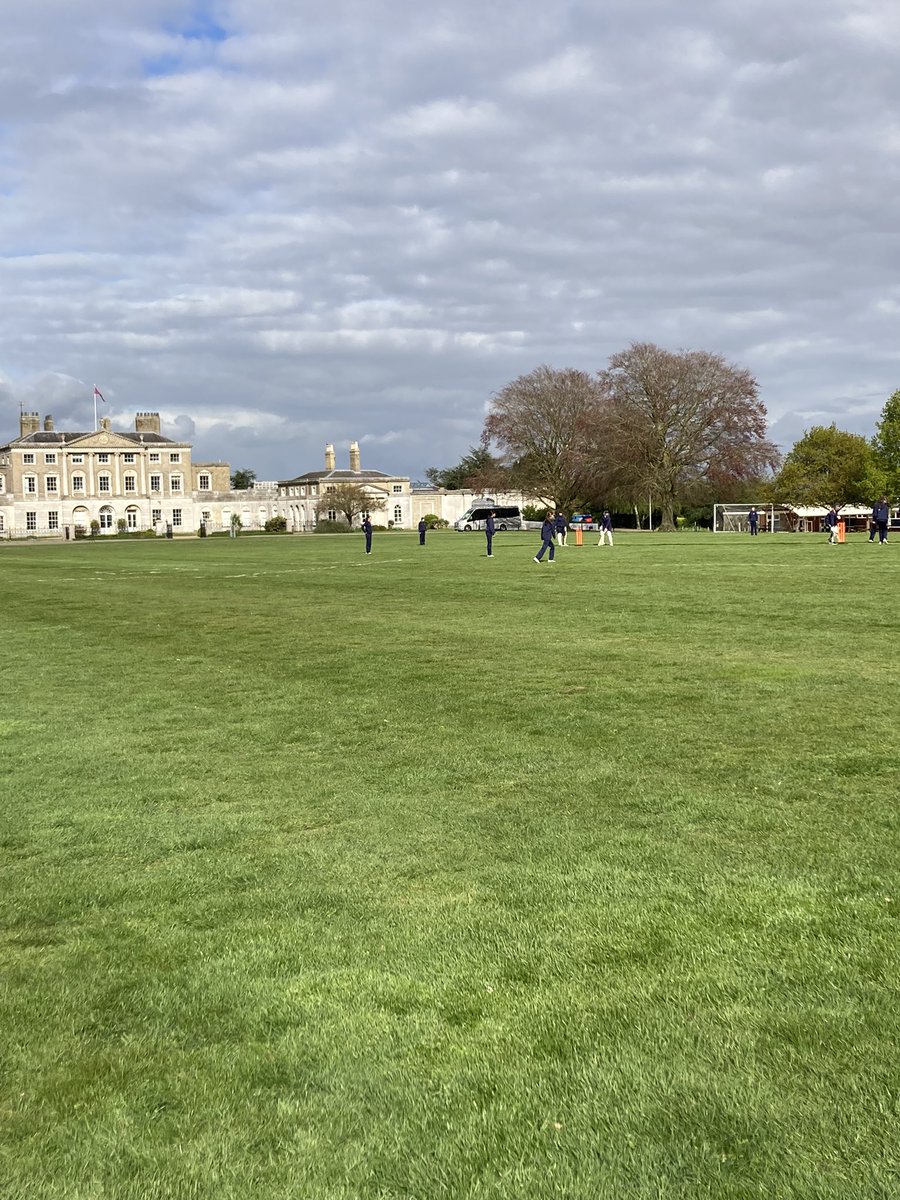 Kicking of the summer fixtures with the U13s for the first home cricket fixture this evening. 🏏