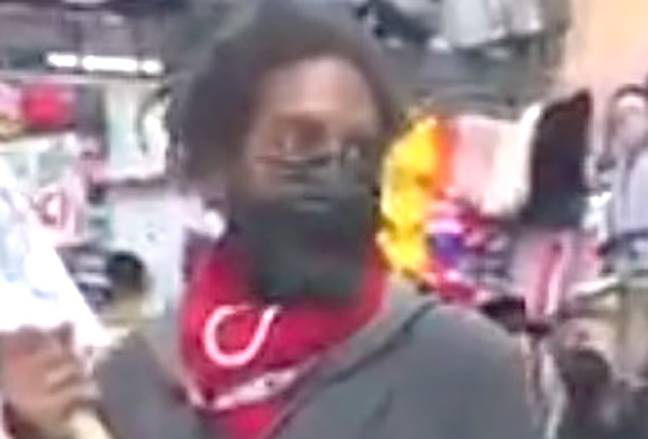 🔥 🔥 Anti-Israel Protester Hits Woman in Face with Sign Near Times Square 

Man Hits Woman in Face with Protest Sign in Theater District 

tinyurl.com/24lddhs8

 #ManHitsWoman #antiisrael #israel #protest #palestinianprotest #hamas #timessquare #manhattan