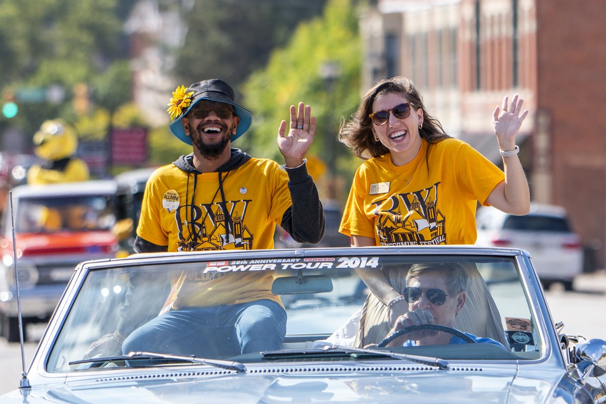 April 21-27 is National Volunteer Week! Thank you to our incredible volunteers. 🫶 Whether it be through Alumni Council, affinity groups, events like Bark Walk or Bold & Gold, or helping to mentor a student, we appreciate all that you do for the BW community! #YJ4L 🐝