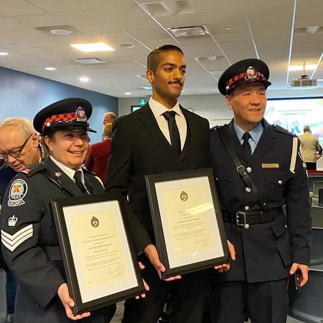 Last week was #VolunteerAppreicationWeek & to celebrate our volunteers, @TorontoPolice hosts an annual celebration ceremony. The celebration acknowledges milestones, and awards are presented to certain individuals who go above and beyond their role in different ways. (1/4)