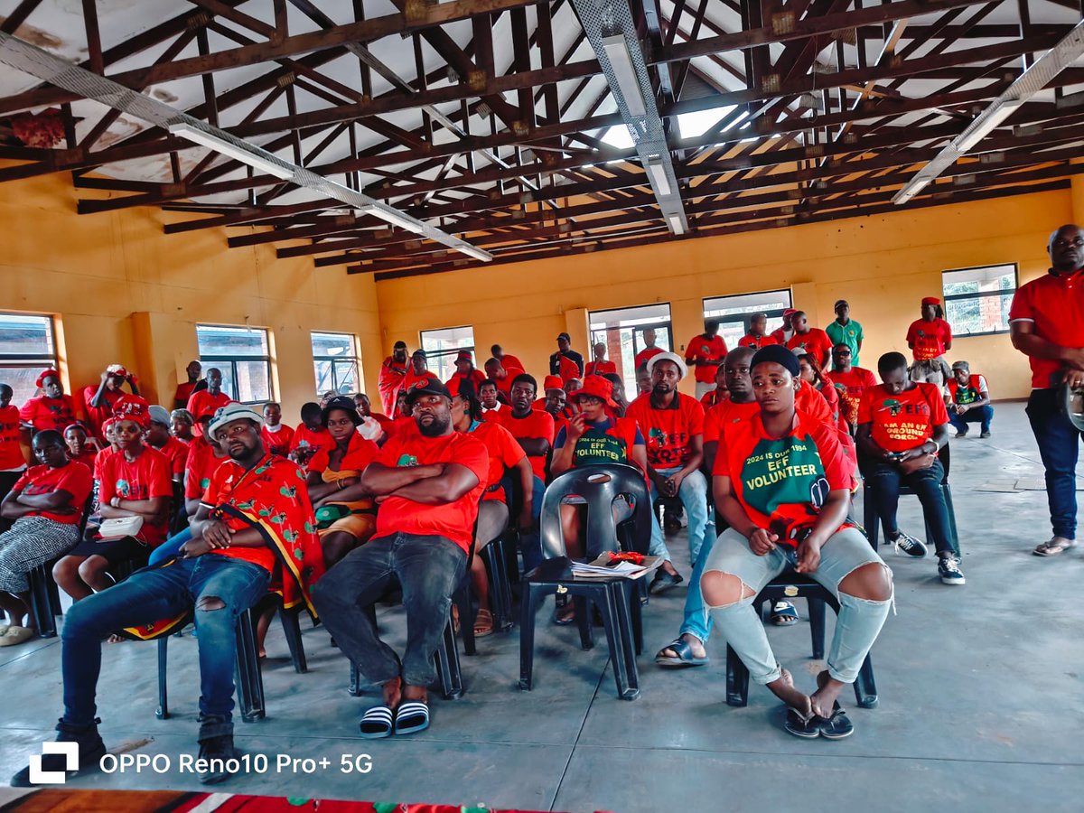 🔻In Pictures 🔻 

EFF Umhlabuyalinga  Subregion  Umhlabuyalinga fighters had a meeting today at Sikhemelel Led by Subregion Convenor @Mandla shangase and Coordinator@Doctor Mlambo

The meeting's aim was to emphasize the importance of giving clear understanding 
#VoteEFF29May
