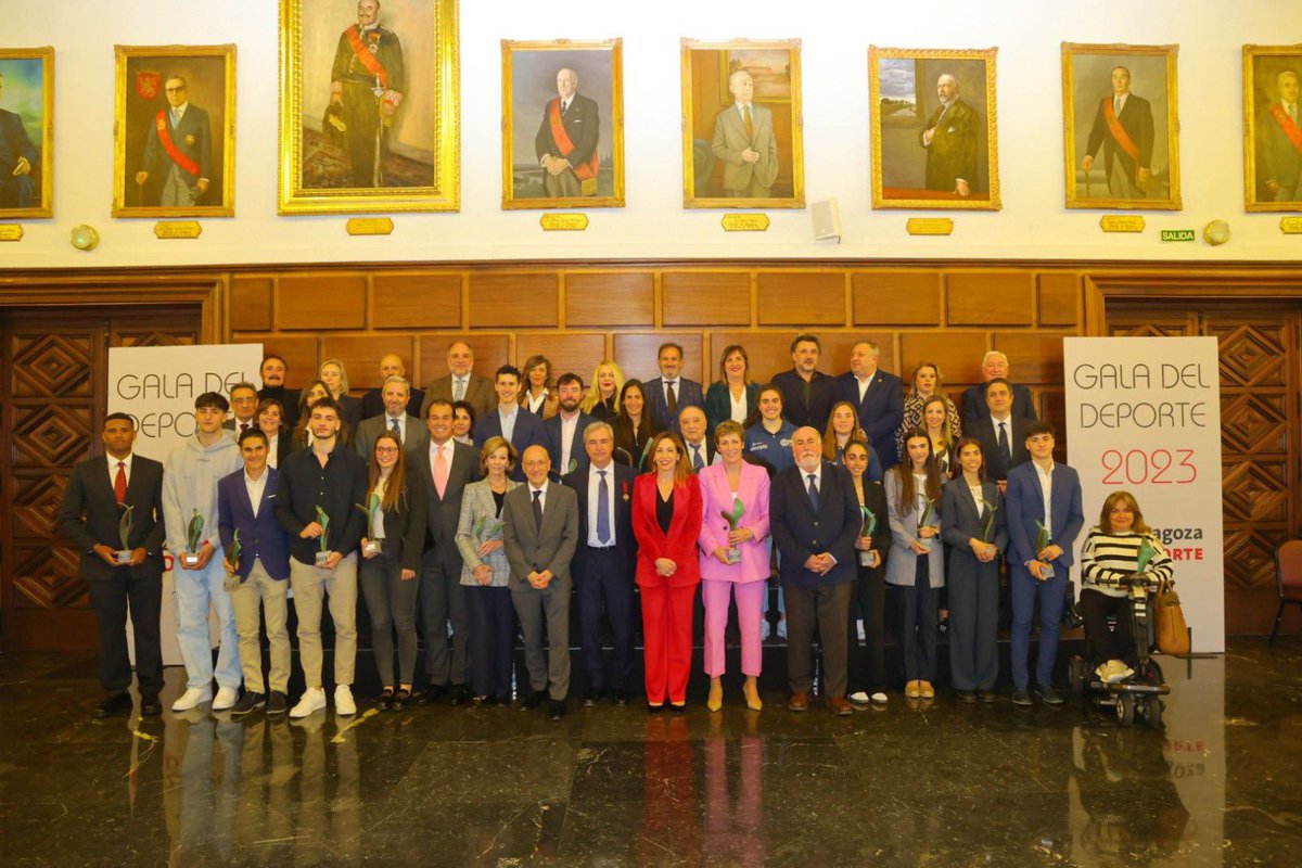 ChuecaNatalia's tweet photo. 🏅Celebramos la XXIII Gala del Deporte de Zaragoza para reconocer los logros deportivos y el trabajo de personas, clubes y colectivos que cada día se esfuerzan en la promoción de los valores del deporte. 

Zaragoza es una ciudad que inspira deporte y está llena de oportunidades para todos los deportistas que quieran desarrollar sus sueños deportivos.

https://t.co/WfLiHYQSpk