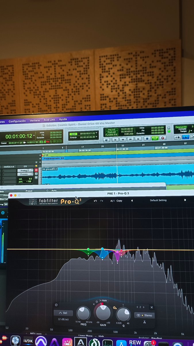 Estamos disfrutando muchísimo con el nuevo disco de piano solista de @danieloriza.  🔴✨🎹🎛️💿

¡¡Es una pasada!! 👏🏻👏🏻👏🏻

lajoyamusic.es

#LaJoyaMusic
#RecordingStudio
#Lucena #Cordoba #Andalucia 
#piano #DanielOriza #Mixing #Mixtoday #musicaclassica #pianist