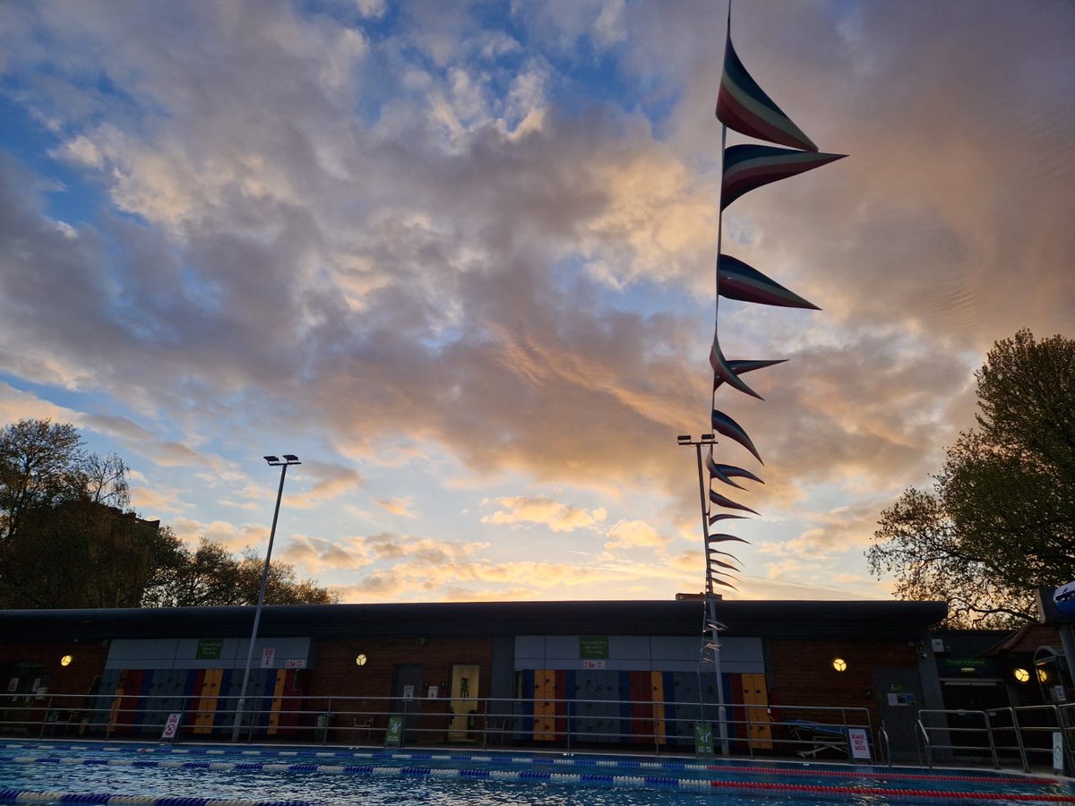 Are you ready for spring? #LondonFieldsLido #OutdoorSwimming