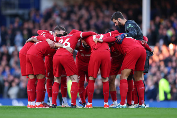 Sharma404144's tweet photo. No Liverpool fans will pass without liking this ❤️❤️

#EVELIV #LFC https://t.co/CdwPQqaBCP