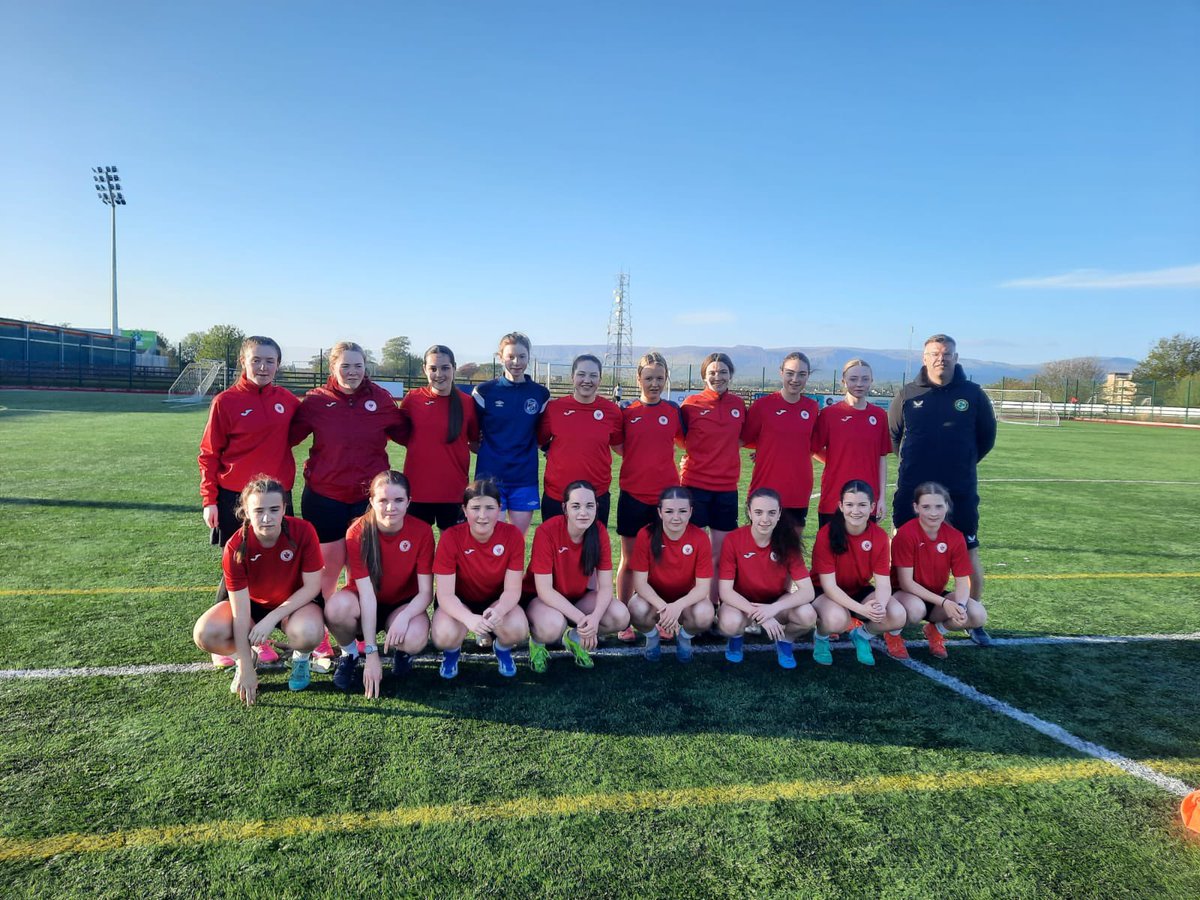 Great evening out on the pitch with @SligoRoversAcad WU17 & WU19 players. Nice catch up with some of our former @IrelandFootball Centre of Excellence players to check in on their development. Thanks @Sweet_Treats17 @Darren_Kelly84 @LouiseR444396 Conor O’Grady for the invite⚽️