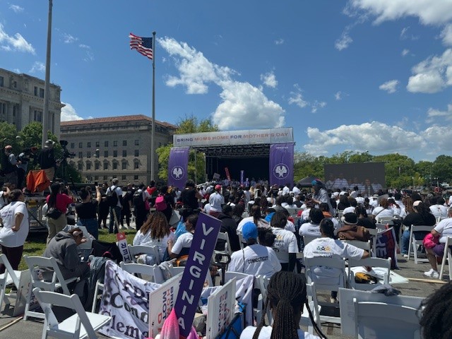dc_cic_info's tweet photo. CIC Staff member Eric Weaver attending the FreeHer march and rally today, April 24th at the Freedom Plaza https://t.co/XjdRf8OBC8