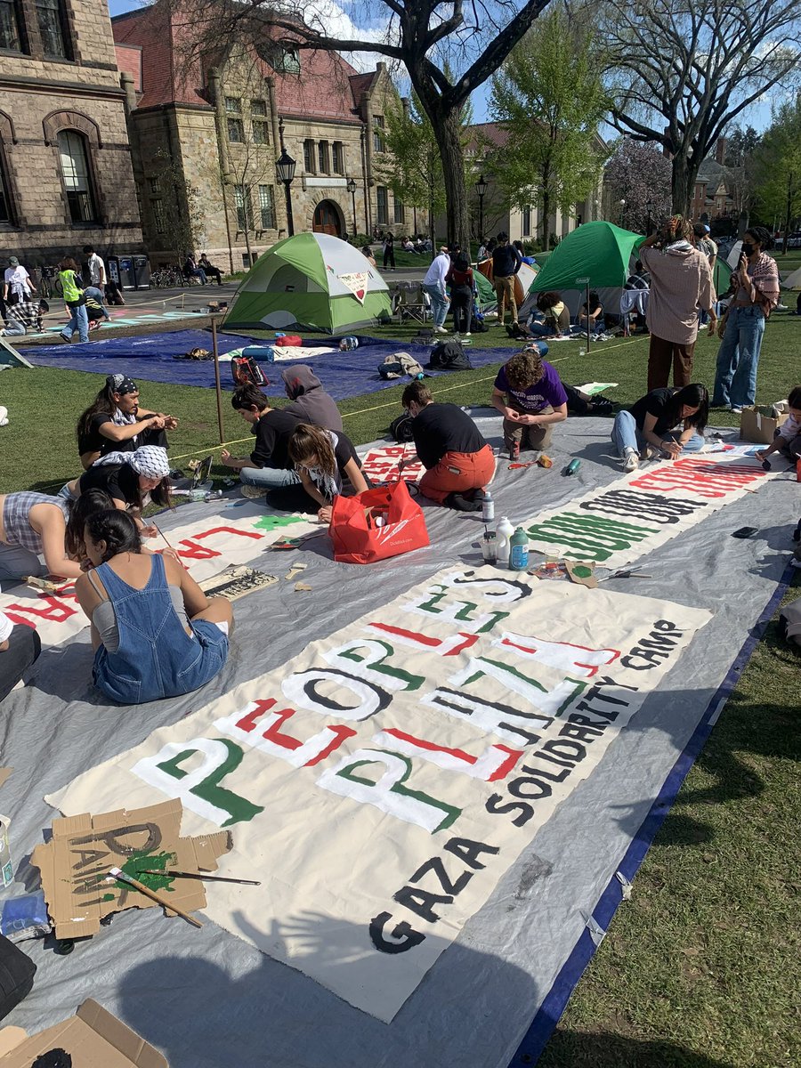 COME TO THE ART BUILD ON THE MAIN GREEN NOW🇵🇸🇵🇸🎨