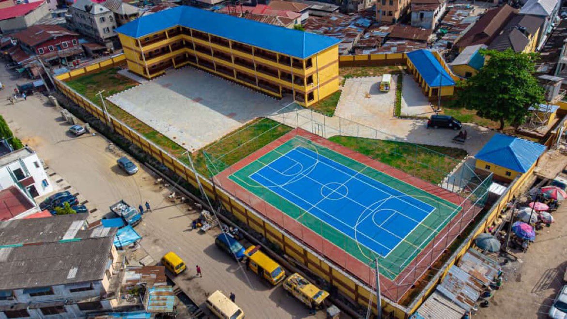 FLASHBACK: From ‘Start to finish’ in just his first term. Governor @jidesanwoolu commissioned the Brand New Elemoro Community Junior Secondary School, Ibeju Lekki (14-12-2021) Governor @jidesanwoolu commissioned the Brand New Vetland Junior school, Agege LGA (29-06-2022)…