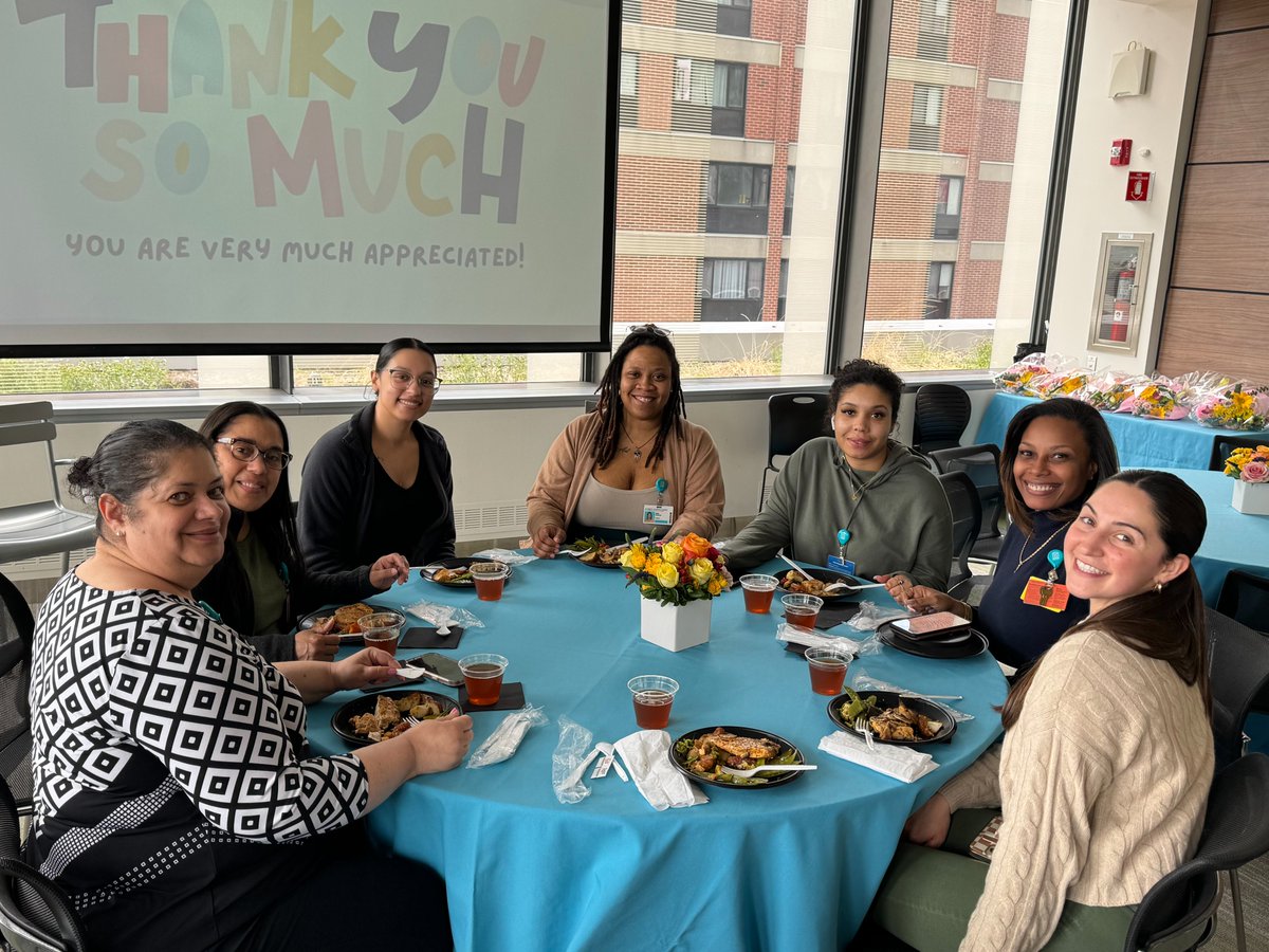 🎉Happy Administrative Professional's Day❤️Huge thanks to our amazing admin team in the Division of Cardiac Surgery ! Your hard work is the backbone of our success. We couldn't do it without you💐 #AdminProfessionalsDay #ThankYou😊