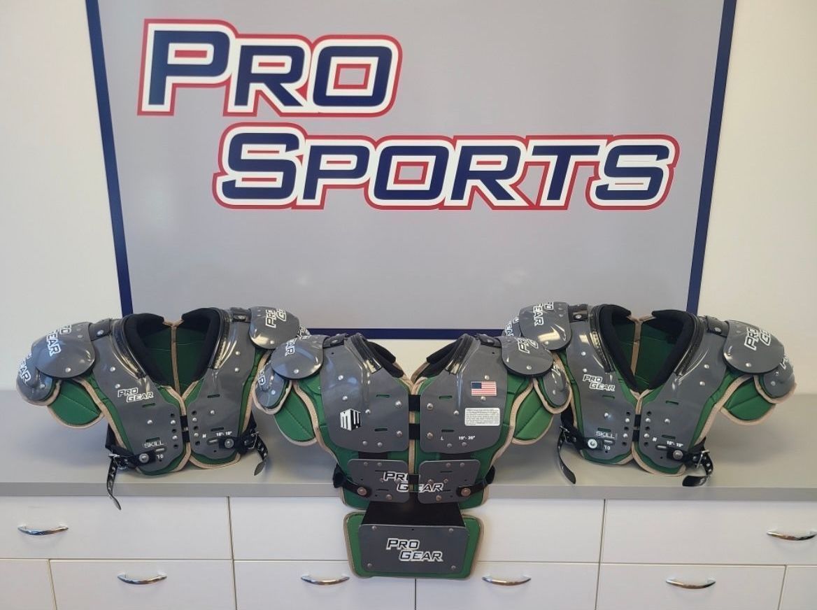 #ProSportsCustoms are heading out the door to the @CSURams!⚡🏈

Big thanks to @CoachJayNorvell for trusting us and Steve Urbaniak (@SUrbaniak2) for making it happen!

@CSUFootball

#KnowTheLogo #MadeInTheUSA #CollegeFootball #FootballSeason #SportingGoods #ShoulderPads #RamGrit