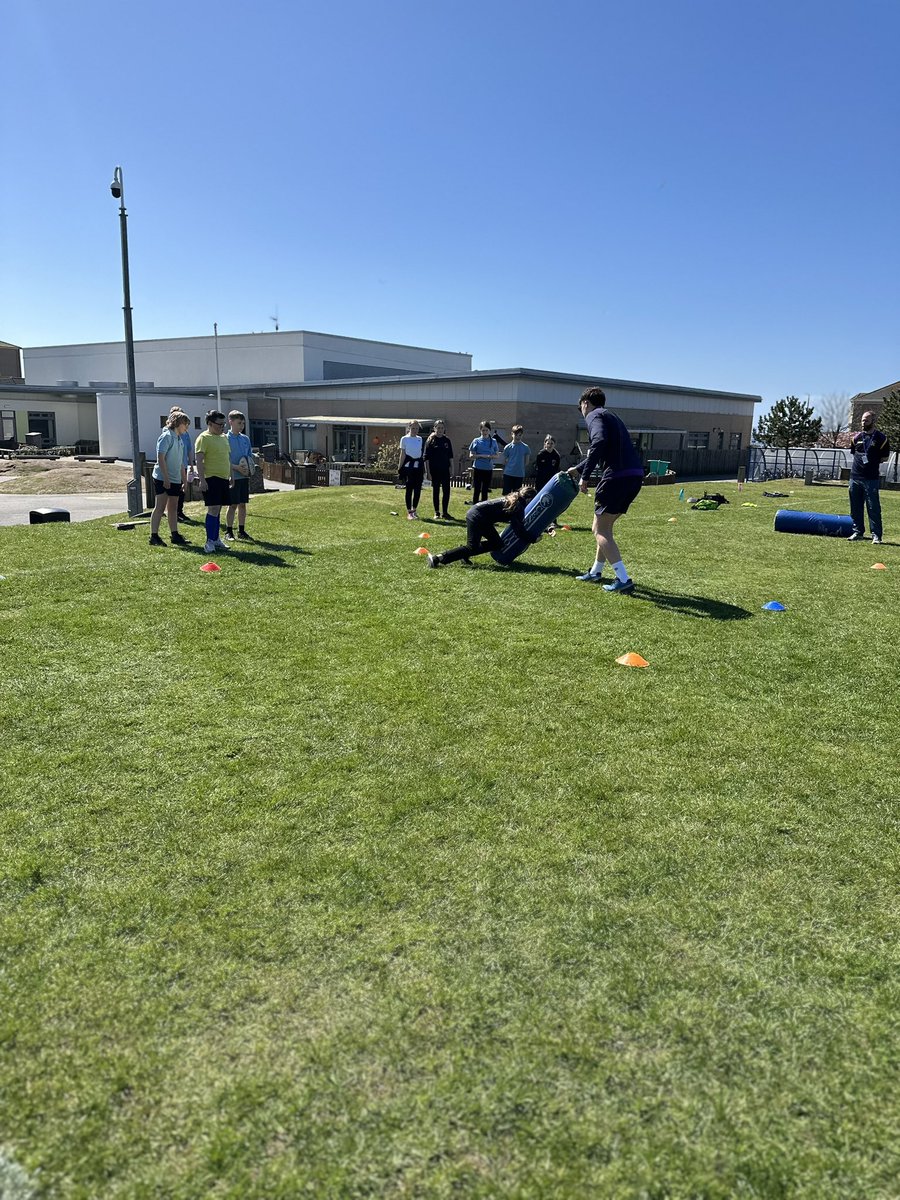 Fantastic first session of contact rugby in preparation for the Fullarton Cup! Thanks to the Marr Rugby Development Team for supporting us. Great to see so many children enjoying their first taste of contact! @MarrRugby @ColinSturgeon10 #growdreamachievetogether