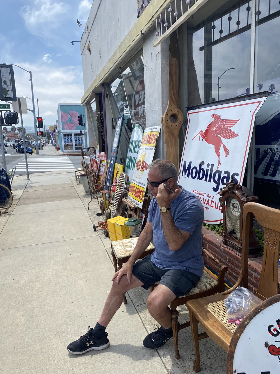 studioantiques's tweet photo. How Many Signs can You Name ⁉️😁👍🏻🎺🎺🎺🇺🇸🇬🇧 SHOW “N” TELL INTERNATIONAL Filming Ep 8 Tomorrow @CraigHughes123 @Signsoftheskyz @LooknLern #americanpickets #storeagewars @travelchannel @roundthebend_TV https://t.co/tXiMBF8EiX