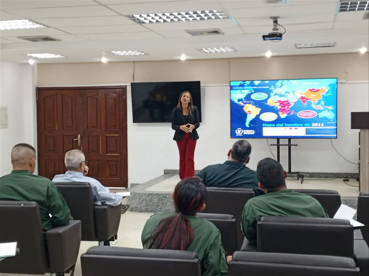 🔴@AntibloqueoVen @planwac @invydocencia En su clase del #DiplomadoMCU, la investigadora Clara Sánchez explicó que el incremento del hambre en el país comenzó en paralelo a la aplicación de MCU a 🇻🇪 a partir del año 2015. A este respecto, comentó: