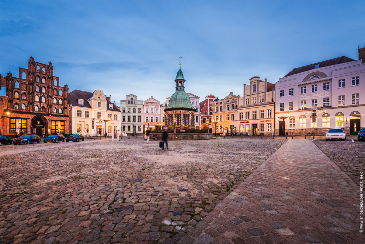 Do you like discovering new places? If so, take a trip to Germany’s northern coast to visit Wismar. This charming town on the Baltic Sea is full of amazing architecture, from gothic churches to colorful half timbered houses. Have you ever visited? 🌊
