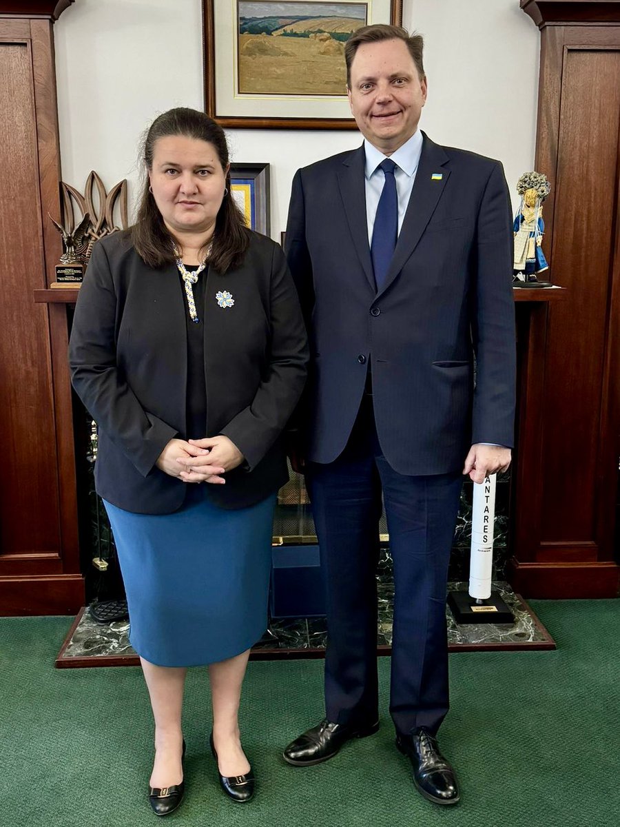 Always a great pleasure to meet with Ukraine’s brilliant Ambassador @OMarkarova in Washington Thank You Oksana for your leadership and inspiration during these historic times 🇺🇸🇺🇦❤️