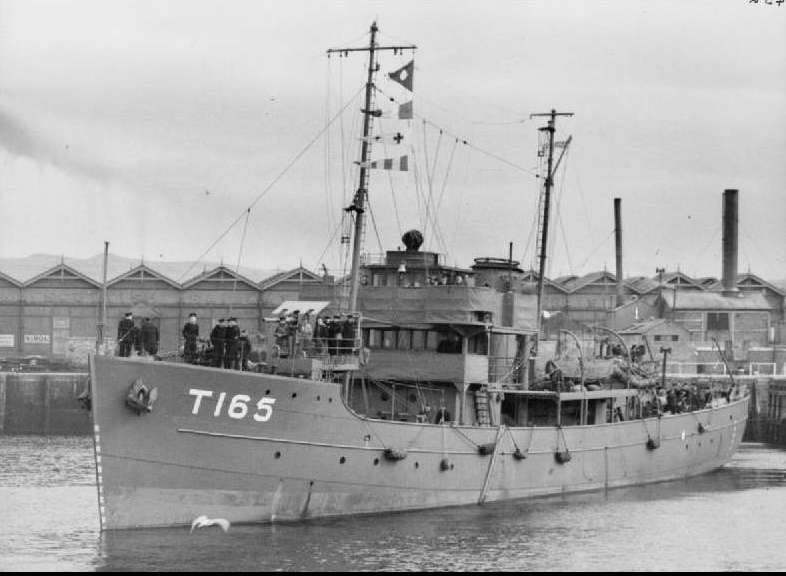 Isles class minesweeping trawler HMT Kintyre (T 165) T/Lt. R E Davidson, RNVR: Commissioned 24.04.42.