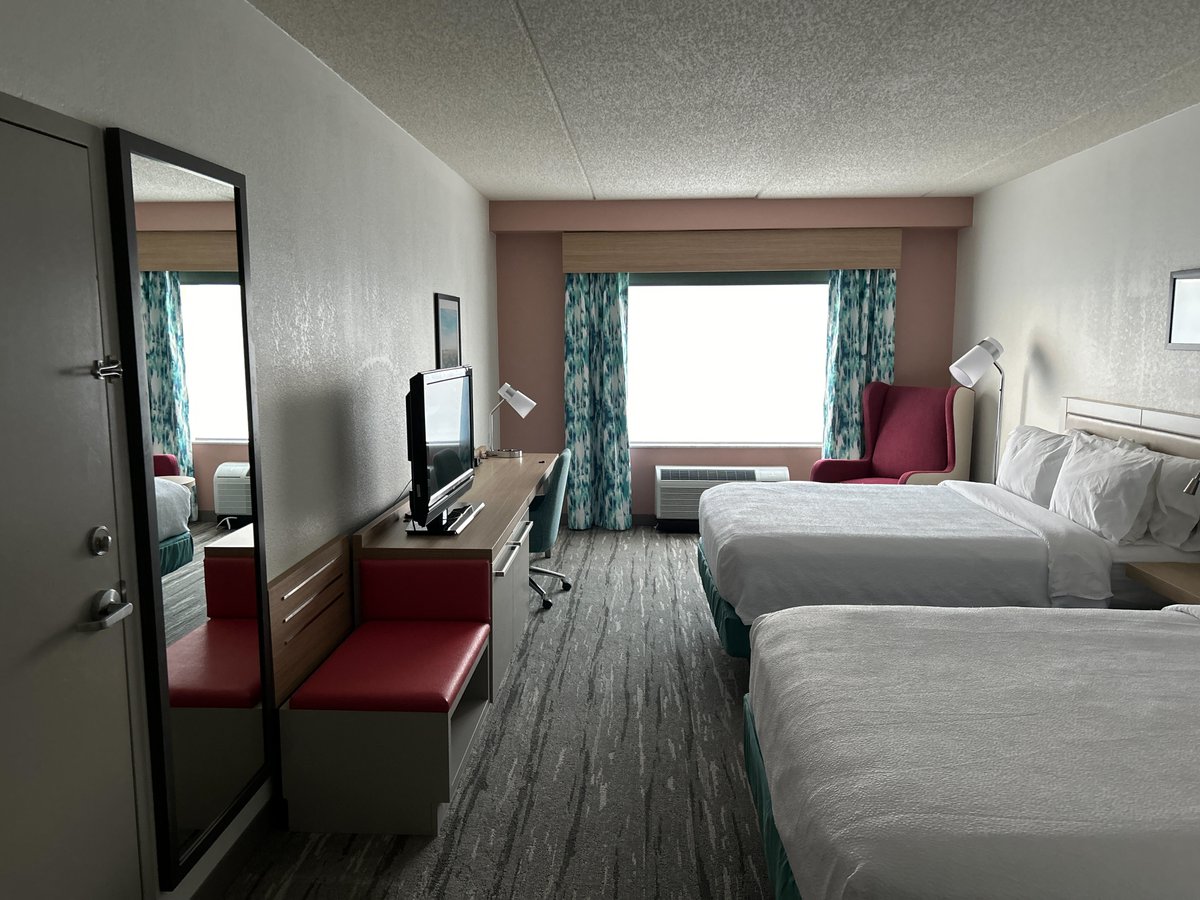 Take a look into one of the finished suites found at the Rockaway, NJ Hilton garden Inn!

This hotel is receiving a full interior renovation.

Scroll to check out details from this room. 

@hiltongardeninn

#hotel #hotels #travel #hoteldesign #hotelier