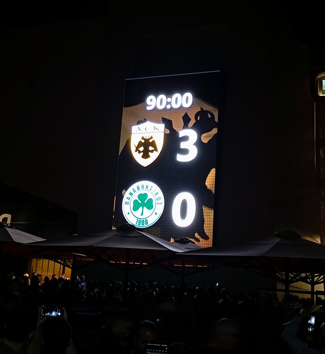 aekweb24's tweet image. Γιατί είστε ψεύτες, γιατί φέρατε τους Κροάτες, γιατί χωρίς ομάδα ζητάτε πρωταθλήματα, γιατί για να κερδίσετε κάτι γίνεστε το δεκανικι του καθενός, γιατί η ΑΕΚ μπορεί, γιατί έχει λαό, γιατί έχει γήπεδο, γιατί επενδύει, γιατί έχει Αλμέιδα και όλα τα γιατί του κόσμου! #aekpao #aekfc