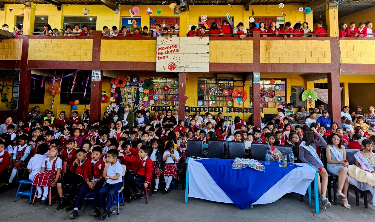 El Programa Escuelas #México apoya escuelas en #AméricaLatina con incentivos para infraestructura, donación de libros, cursos para docentes y concursos para estudiantes. En #Guatemala hay 21 escuelas México, 10 de ellas en la circunscripción de @ConsulMexQue. Asistí al 67°…