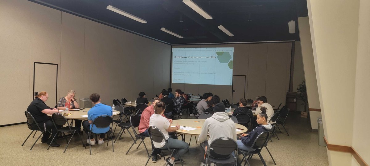 Last week our team ran the first of two “Startup Saline” events in Marshall-Saline Missouri.🚀 With over 40 participants, the team helped aspiring entrepreneurs define their purpose, figure out their niche, and begin the steps to make their dreams a reality.